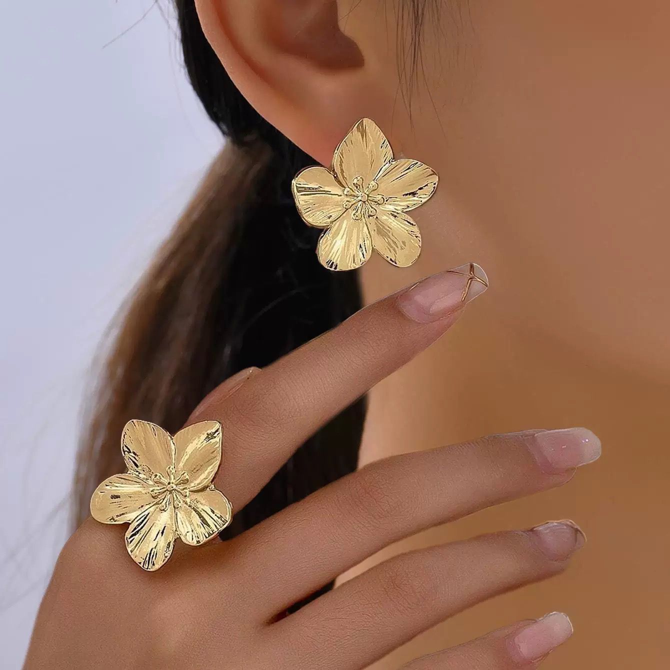 Bianca - Flower Blossom Statement Ring Gold